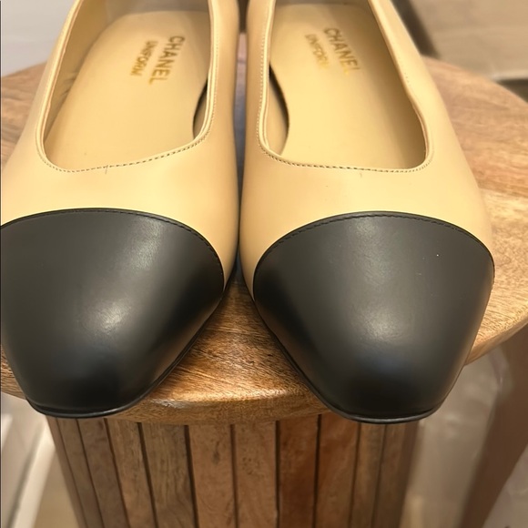 Chanel uniform Women's Flats 38c - Picture 6 of 12